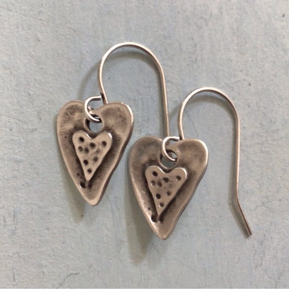 New Sundance Charm heart Earrings - Picture 4 of 10